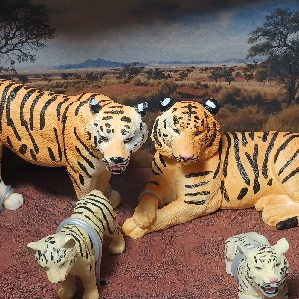 Terra by Battat Tiger Family  Toy Tiger Safari Animals Miniature - Picture 6 of 6